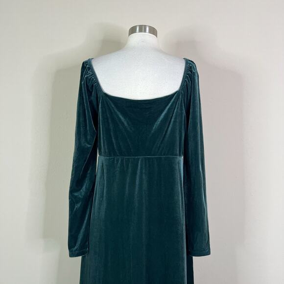 Boden | Sweetheart Forest Green Velvet Long Sleeve Plus Size Holiday Midi Dress - Picture 7 of 10